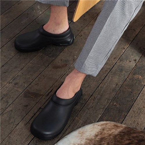 CHEF TRADITIONAL CLOGS BLK SIZE 37