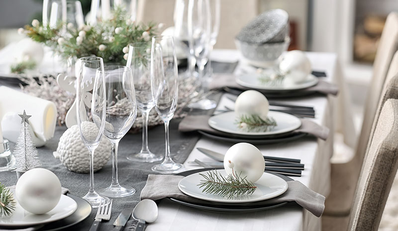 Elegant White and Silver Table Decor: A Guide to Stunning Decor Ideas